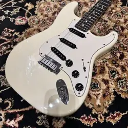 FENDER AM STD ST