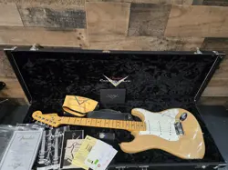 2013 FENDER CUSTOM SHOP CUSTOM DELUXE STRATOCASTER NATURAL W/OHSC