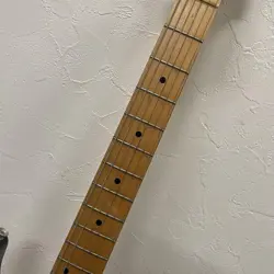 ELECTRIC GUITAR STARTOCASTER