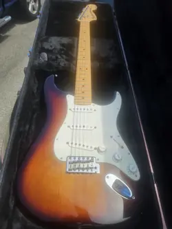 USA FENDER STRATOCASTER 2-COLOR SUNBURST