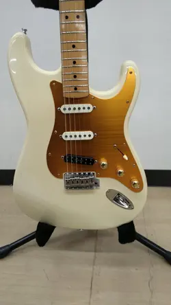 FENDER JAPAN ST72-58US ELECTRIC GUITAR