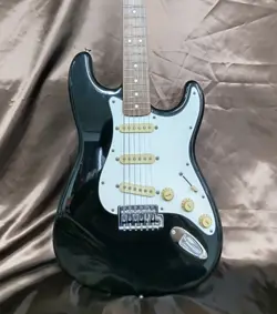 FENDER MEXICO SQUIER SERIES STRATOCASTER BLK USED POPLAR BODY MAPLE NECK BLACK