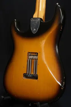 MADE STRATOCASTER SUNBURST/M