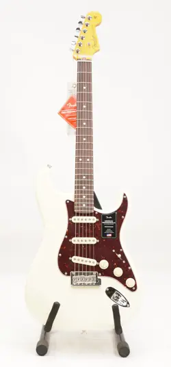 FENDER AMERICAN PROFESSIONAL II STRATOCASTER 6-STRING ELECTRIC GUITAR (WHITE