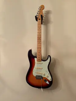 PRO SRATOCASTER MAPLE