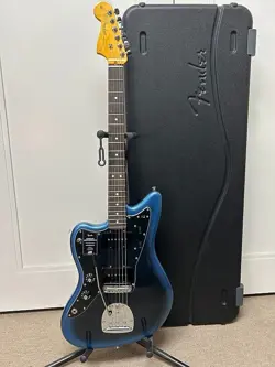 LEFT-HANDED GUITAR- DARK