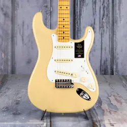 FENDER AMERICAN VINTAGE II 1957 STRATOCASTER, VINTAGE BLONDE