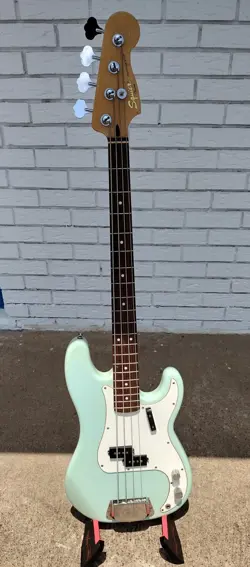 PRECISION BASS W/BAG!