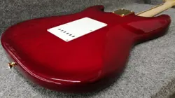 GUITAR STRATOCASTER USED