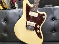 JAZZMASTER VINTAGE TREMOLO