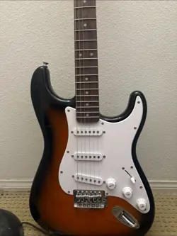 SQUIER BY FENDER STRATOCASTER | SUNBURST FINISH