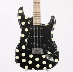 FENDER BUDDY GUY POLKA DOT STRATOCASTER USED ELECTRIC GUITAR  2011