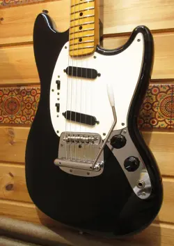FENDER MUSTANG 1977