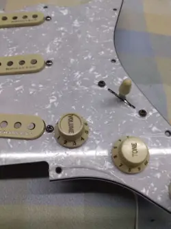 AUTHENTIC FENDER ULTRA