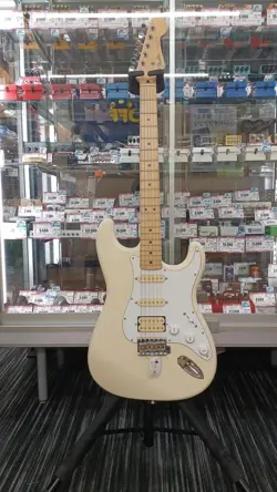 FENDER JAPAN ST-STD SSH ELECTRIC GUITAR