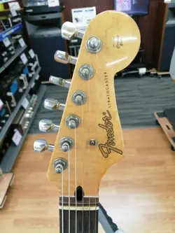 ELECTRIC GUITAR MEDIUM