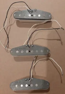 VINTAGE 1974 FENDER STRATOCASTER GREY BOTTOM PICKUP SET STAGGERED POLE ORIGINAL