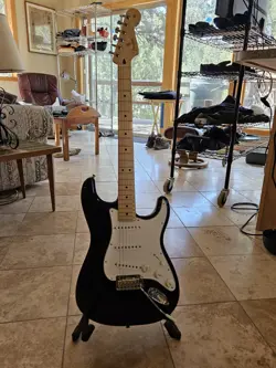 FENDER STRATACASTER MIM