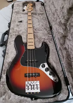 SIGNATURE EDITION FENDER