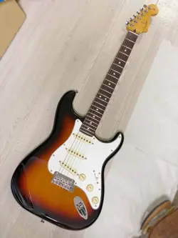 ELECTRIC GUITAR FENDER MEXICO PLAYER II STRATOCASTER 2024 3 TONE SUNBURST & CASE