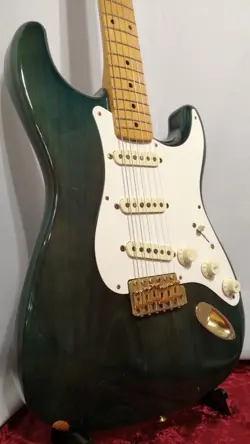 FENDER JAPAN ST57G-65 USED 1993 BASSWOOD BODY MAPLE FINGERBOARD W/SOFT CASE