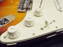 FENDER MADE IN JAPAN HYBRID II STRATOCASTER 3 COLOR SUNBURST 141994