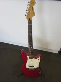 FENDER CYCLONE   CANDY APPLE RED MIM  GUITAR