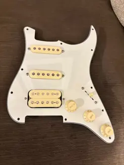 PICKGUARD EXCELLENT COND