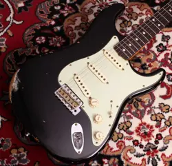 FENDER CUSTOM SHOP 1963 RELIC STRATOCASTER 2017 SAFE DELIVERY FROM JAPAN