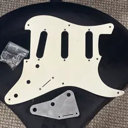 GENUINE FENDER ERIC JOHNSON STRATOCASTER PARCHMENT SINGLE PLY PICKGUARD EXC!