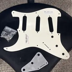JOHNSON STRATOCASTER PARCHMENT