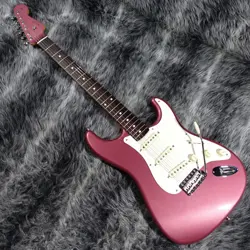 BURGUNDY ELECTRIC GUTIAR