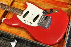 FENDER 1966 MUSTANG ORIGINAL RED W/ SILVER TOLEX CASE