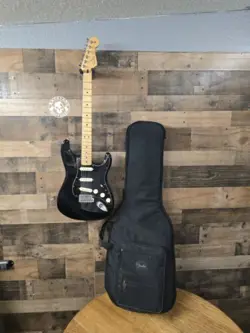 2010 FENDER MIM STRATOCASTER GUITAR ELECTRIC BLACK  WITH GIG BAG