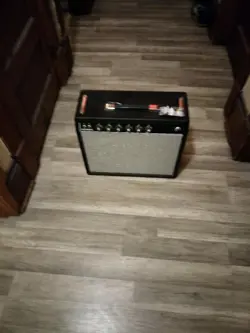 GUITAR AMP/