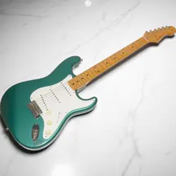 FENDER JAPAN STRATOCASTER ELECTRIC GUITAR MADE IN JAPAN USED