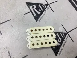 80’S GENUINE FENDER JAPAN STRAT SINGLE COIL PICKUP COVER SET