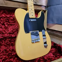 FENDER AMERICAN VINTAGE II 1951 TELECASTER - BUTTERSCOTCH BLONDE W/ CASE