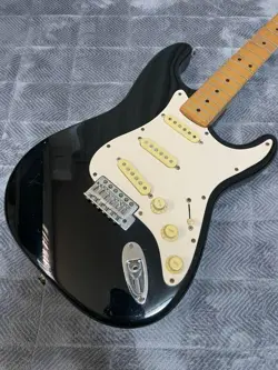 STRATOCASTER MUSICAL INSTRUMENTS