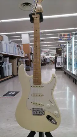 FENDER JAPAN STS-55M STRATOCASTER ELECTRIC GUITAR VINTAGE MODEL