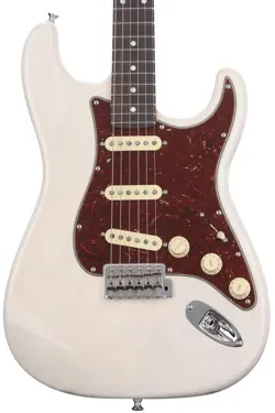 FENDER CUSTOM SHOP AMERICAN CUSTOM STRATOCASTER ELECTRIC GUITAR - AGED WHITE