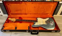 CUSTOM VINTERA JAZZMASTER