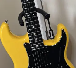 PLAYER STRATOCASTER NEON