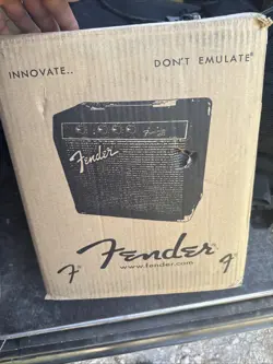 FENDER FRONTMAN 10G 10-WATT GUITAR AMPLIFIER, BLACK, 6