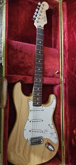 2005 FENDER STRATOCASTER