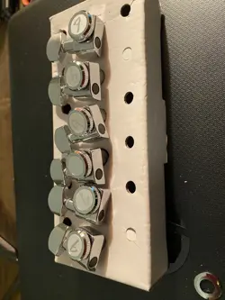 TUNERS FOR STRATOCASTER