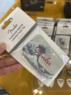 BRAND NEW FENDER FLAGSHIP STORE TOKYO LIMITED PICK TIN HOKUSAI 351 12 PICKS SET