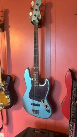 2019 FENDER JAZZ