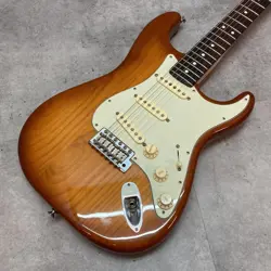 FENDER AMERICAN PERFORMER STRATOCASTER 2019 USED ELECTRIC GUITAR