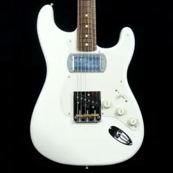 STRATOCASTER CUSTOM WHITE